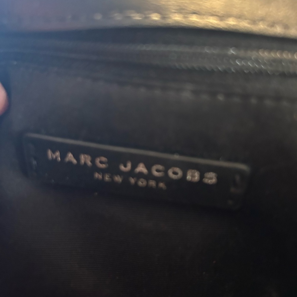 Marc Jacobs Black Leather Shoulder Bag - Picture 8 of 9